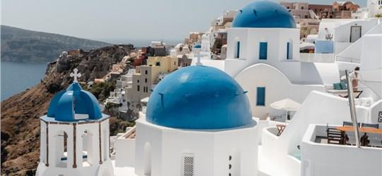 Photo of Unleash the beauty of Santorini with a Private Bus Tour