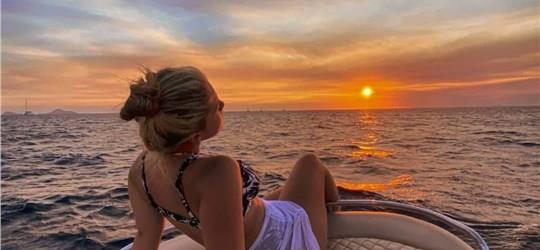 Photo of Private Speedboat Trip in Santorini with Snacks and Drinks