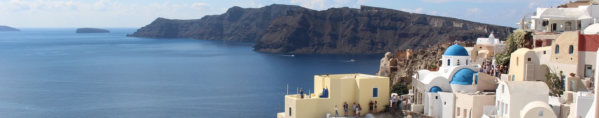 Affordable hotels with caldera view